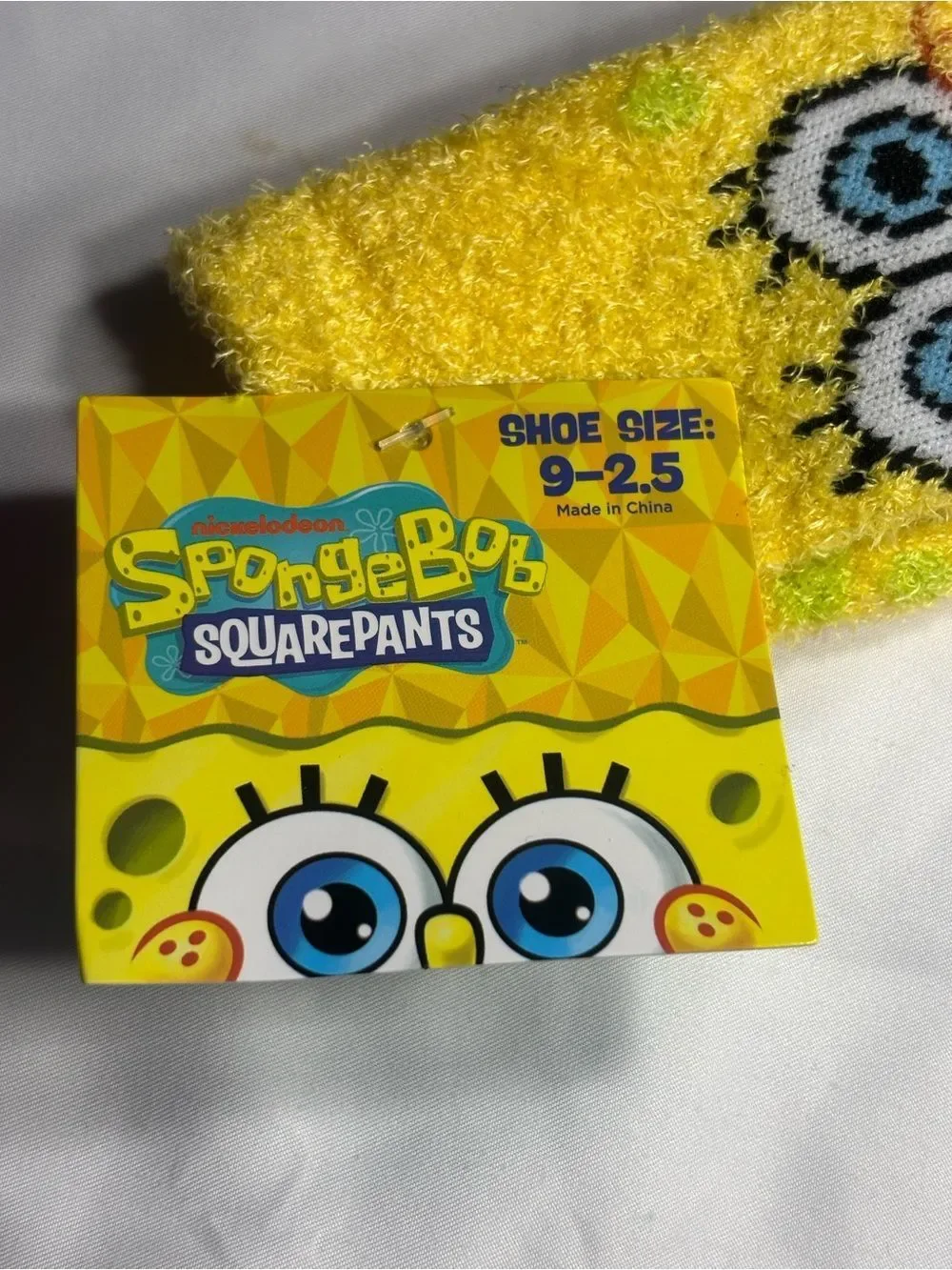 2 New SpongeBob Yellow Fuzzy Socks & Nickelodeon Patrick Star Figurine